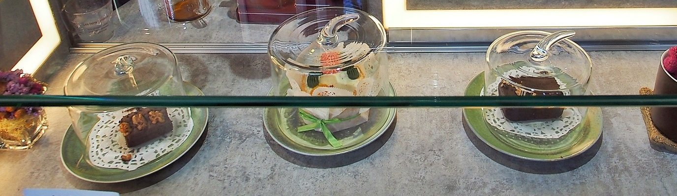 靜咖啡甜點空間 JingCafe 玻璃罩下每日現作的手工甜點